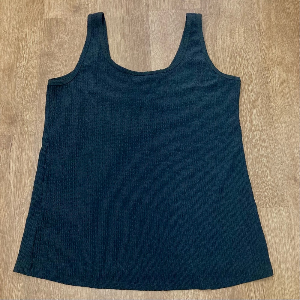 Torrid 2X Black Sleeveless Tank Top Scoop Neck Textured Fabric